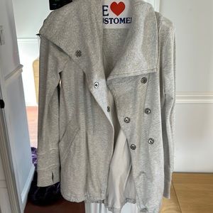 Lululemon jacket size 4